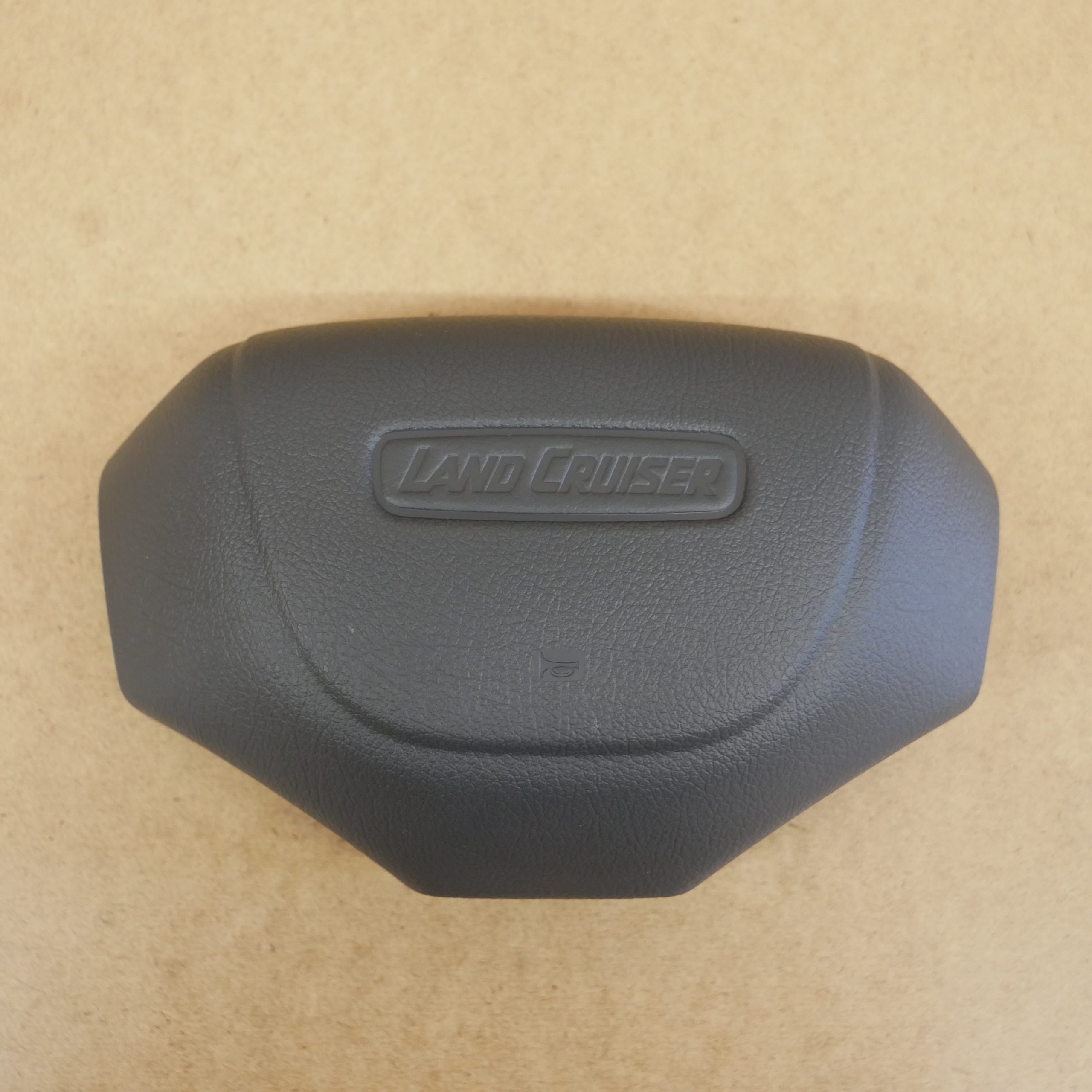 Toyota LandCruiser 70 Lenkrad Hupe Hupenknopf Original Ersatzteil Toyota LandCruiser 70 Lenkrad Hupe Hupenknopf Original Ersatzteil