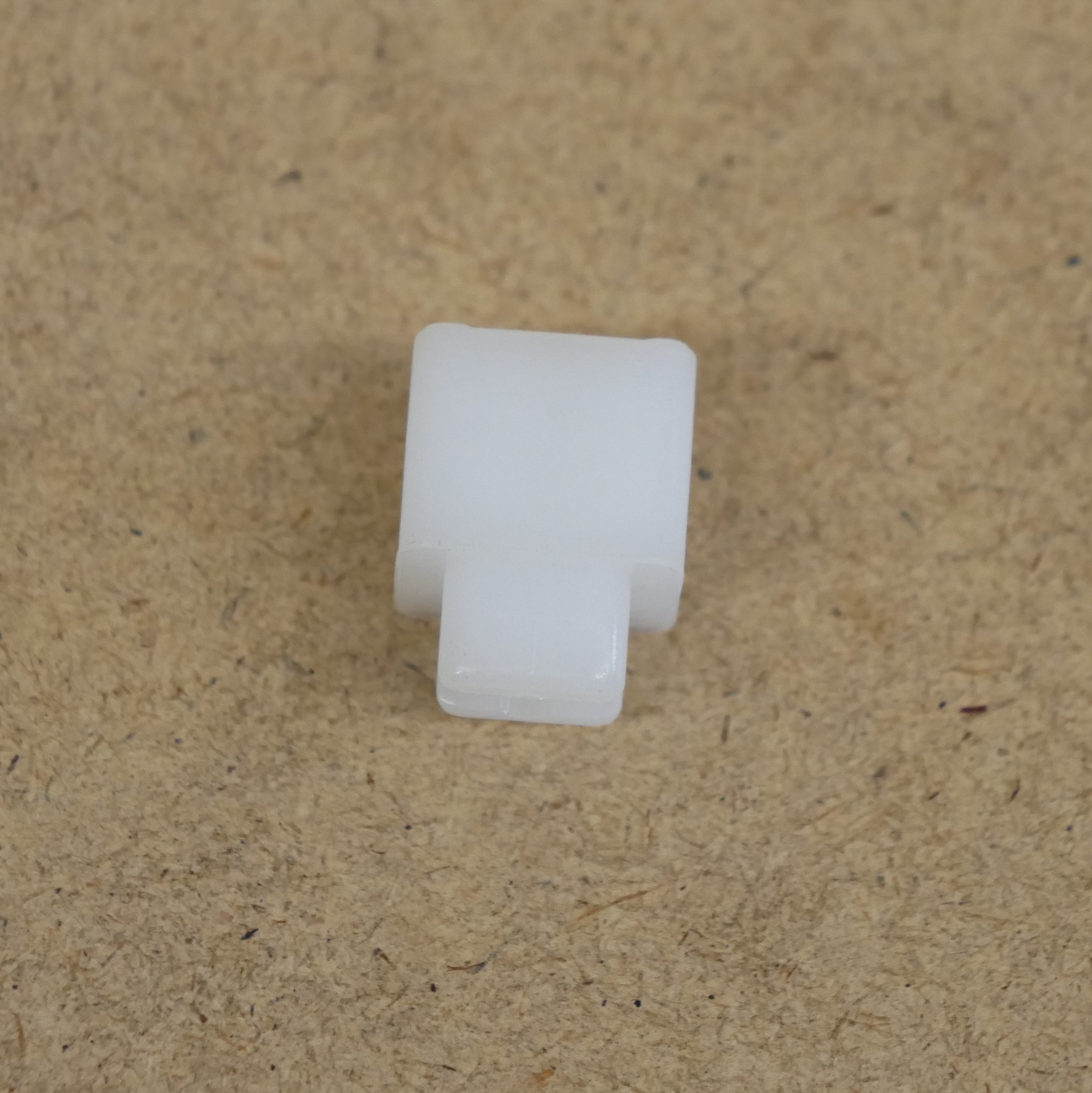 Toyota LandCruiser 70 71 73 74 75 78 79 Plastikteil Tür Einschraub Stopfen Toyota LandCruiser 70 71 73 74 75 78 79 Plastikteil Tür Einschraub Stopfen