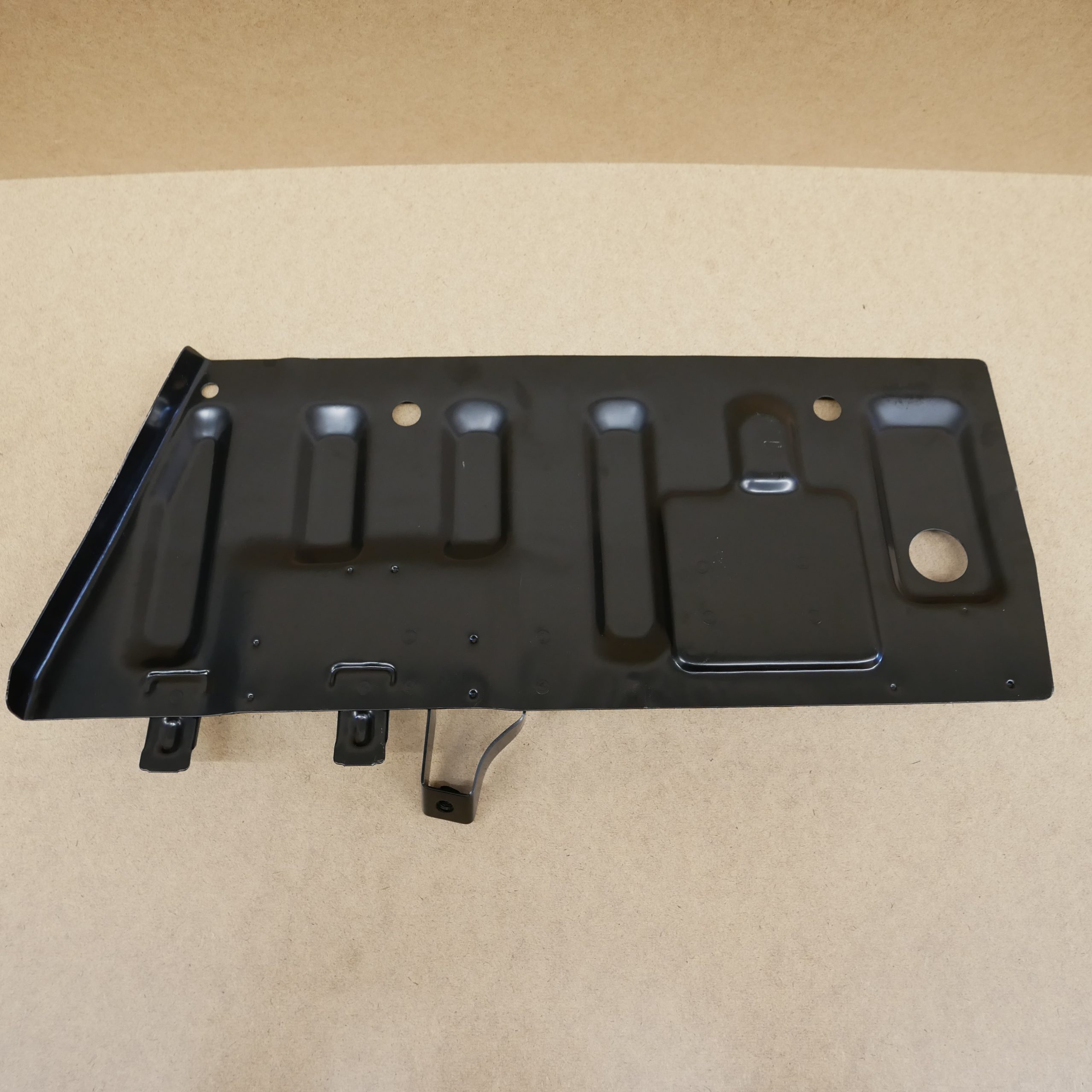 Toyota Original Reparaturblech LandCruiser 75 78 Endspitze hinten unten TroopCarrier Toyota Original Reparaturblech LandCruiser 75 78 Endspitze hinten unten TroopCarrier