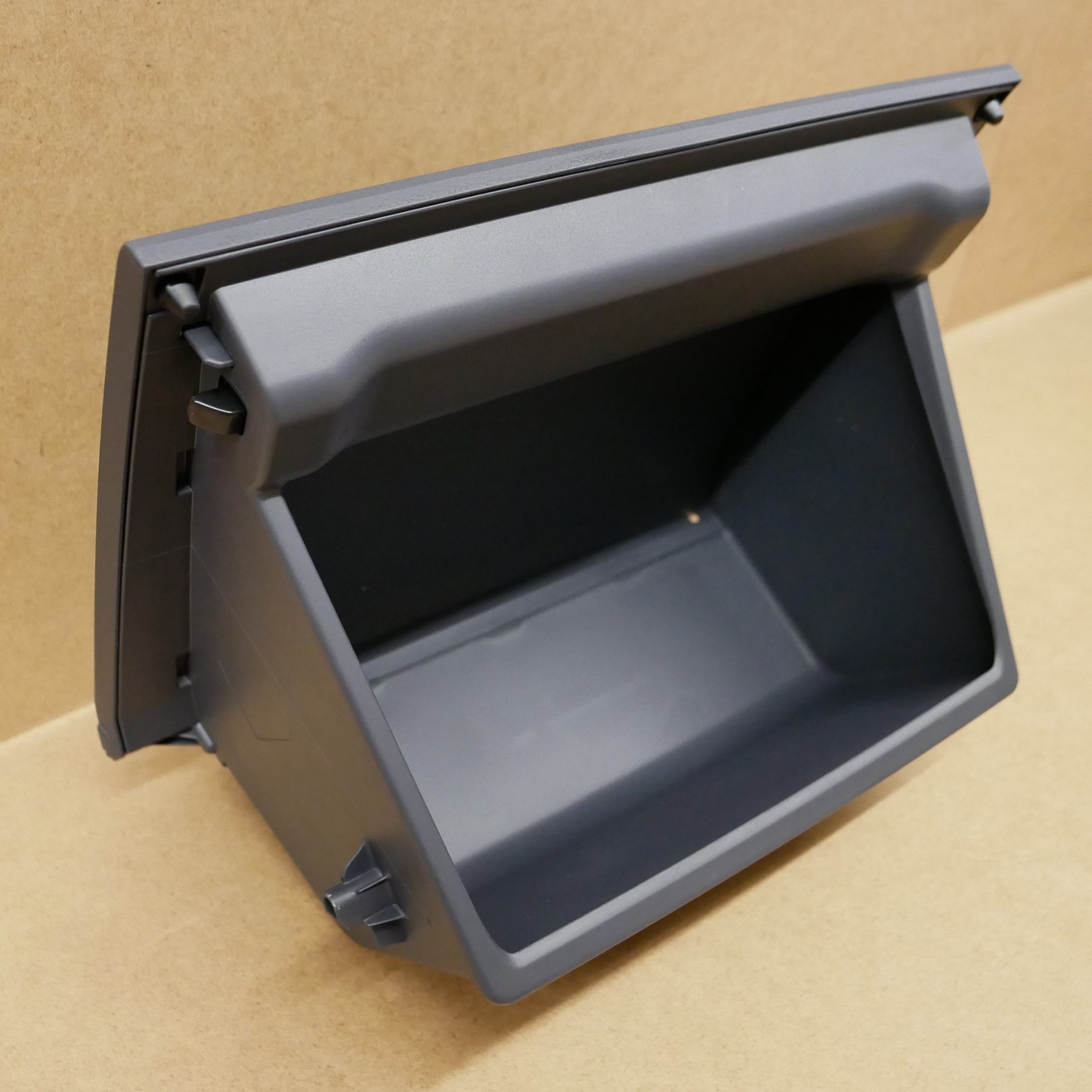 Toyota LandCruiser J7 Handschuhfach Beifahrer Grau GRJ HZJ VDJ 71 76 78 79 Toyota LandCruiser J7 Handschuhfach Beifahrer Grau GRJ HZJ VDJ 71 76 78 79