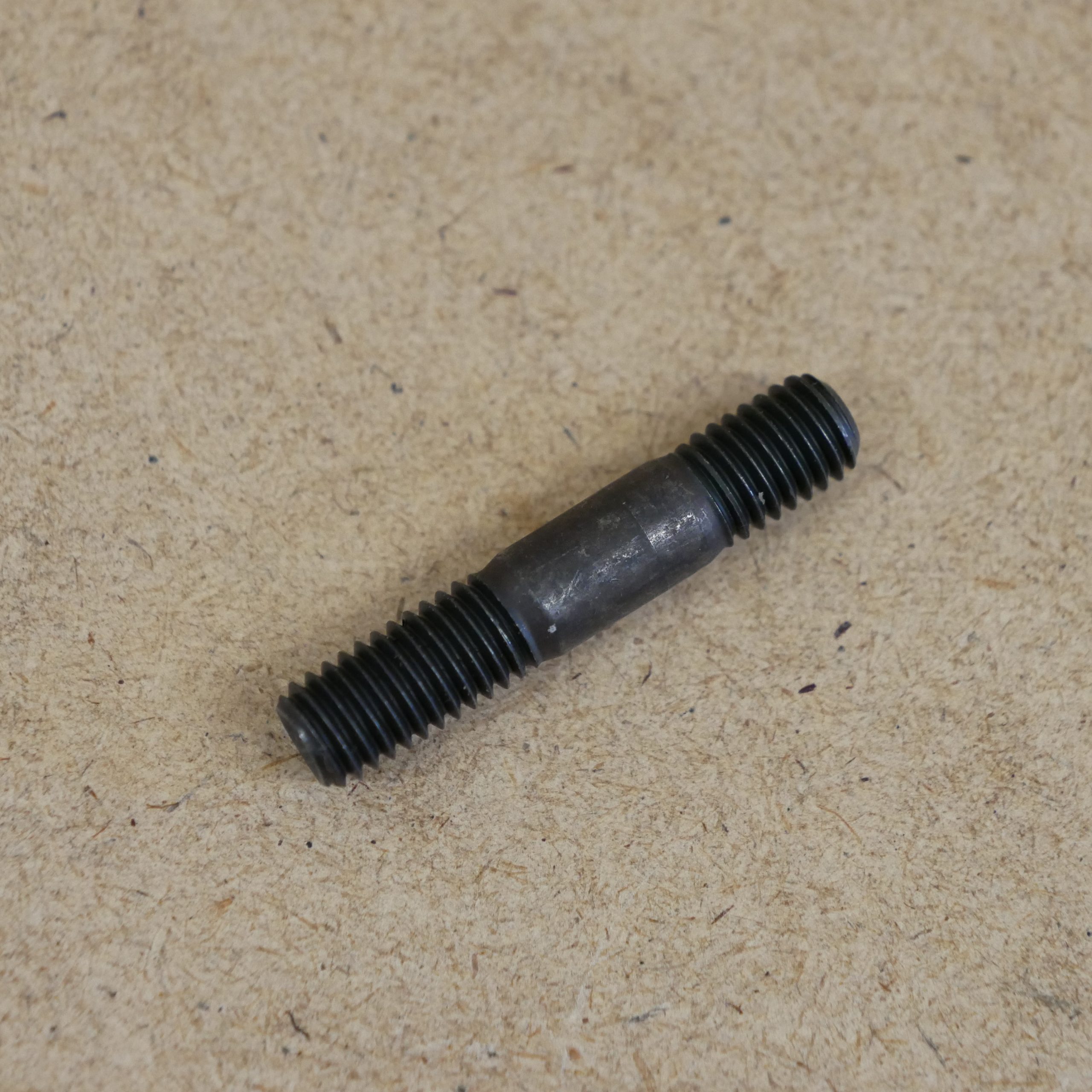 Original Toyota Bolzen Stehbolzen Nabe Radnabe Freilaufnabe LandCruiser HZJ 70 75 Original Toyota Bolzen Stehbolzen Nabe Radnabe Freilaufnabe LandCruiser HZJ 70 75