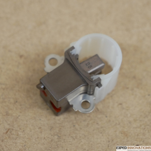 Original Toyota Kohlebürste Halter Lichtmaschine Land Cruiser ab 2007 HZJ76 HZJ78 HZJ79