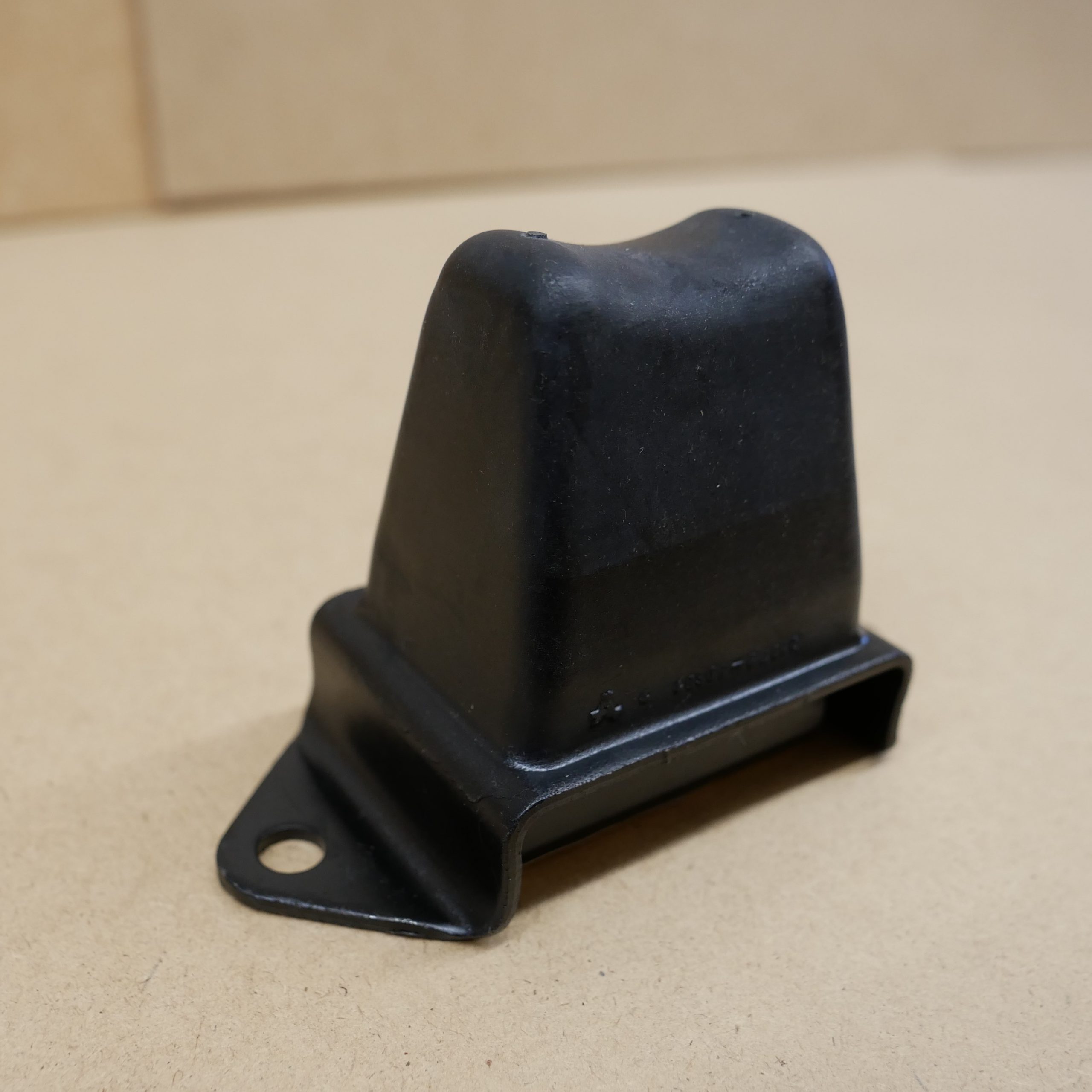 Anschlag Gummi Endanschlag Puffer Toyota Land Cruiser KZJ70 KZJ73 LJ70 LJ73 RJ70 RJ73 HDJ80 HZJ105 Anschlag Gummi Endanschlag Puffer Toyota Land Cruiser KZJ70 KZJ73 LJ70 LJ73 RJ70 RJ73 HDJ80 HZJ105